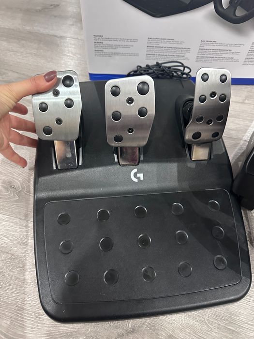 Ігровий руль Logitech