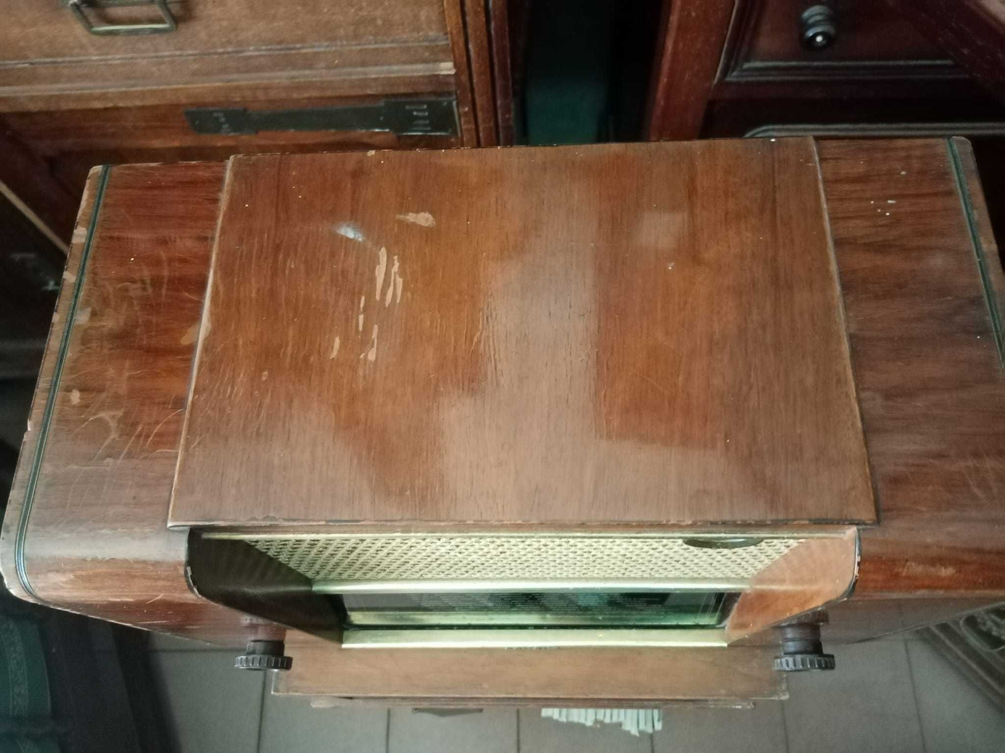 Rádio Vintage Schaub Koralle – Modelo E11 (antigo)