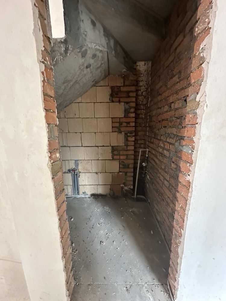 Ірпінь таунхаус з документами поруч 3 школа,з стяжкою і штукатуркою