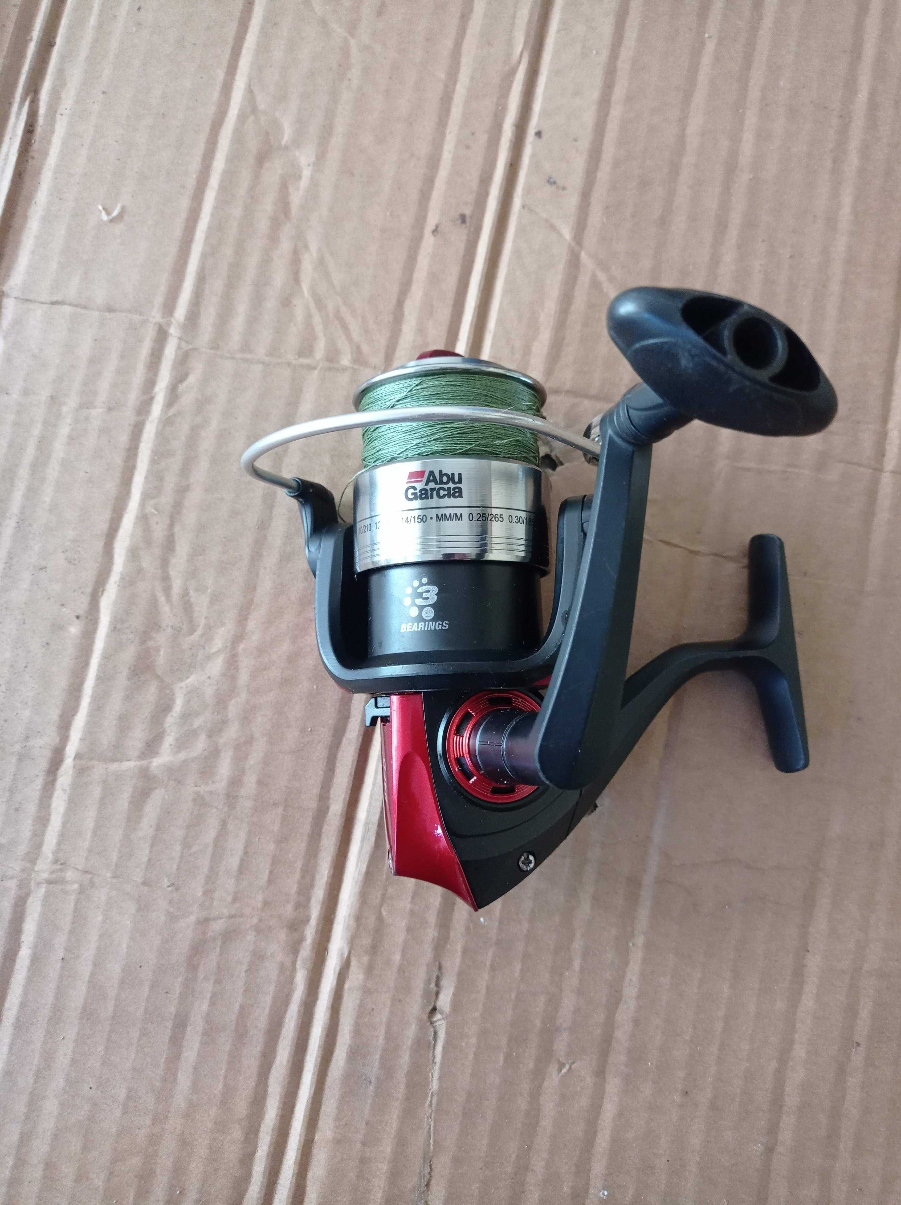 2 Carretos de pesca Mitchell blue 7000 e Abu Garcia Cardinal 54FD
