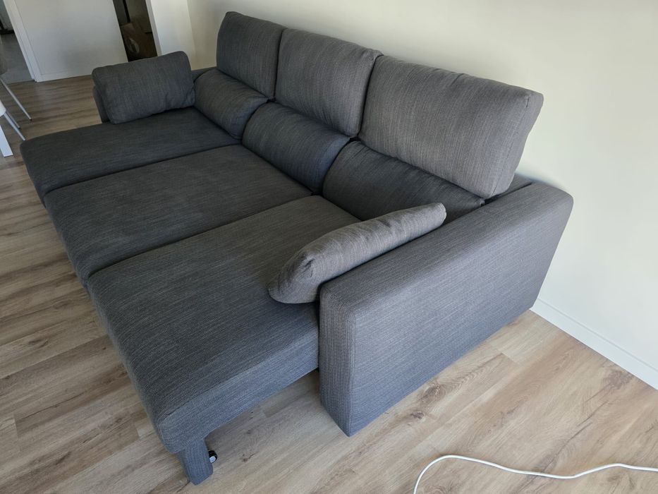 Sofá cinzento do IKEA com Chaise Longue. 9 meses de uso