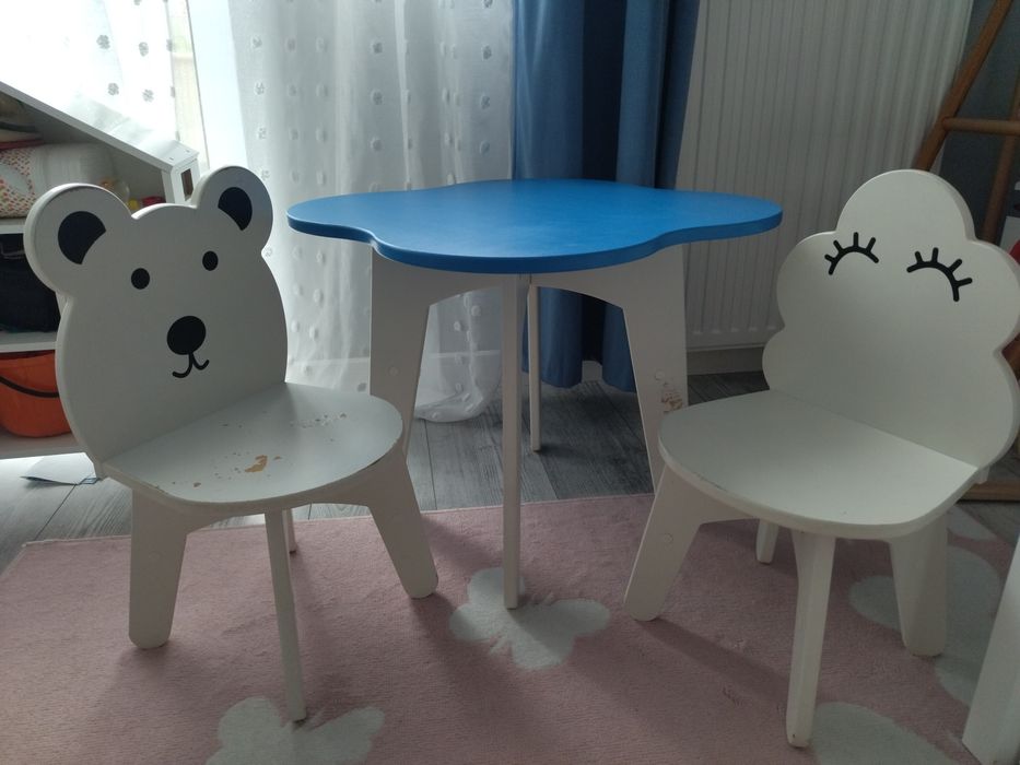 Zestaw stolik i 2 krzesełka dla dziecka