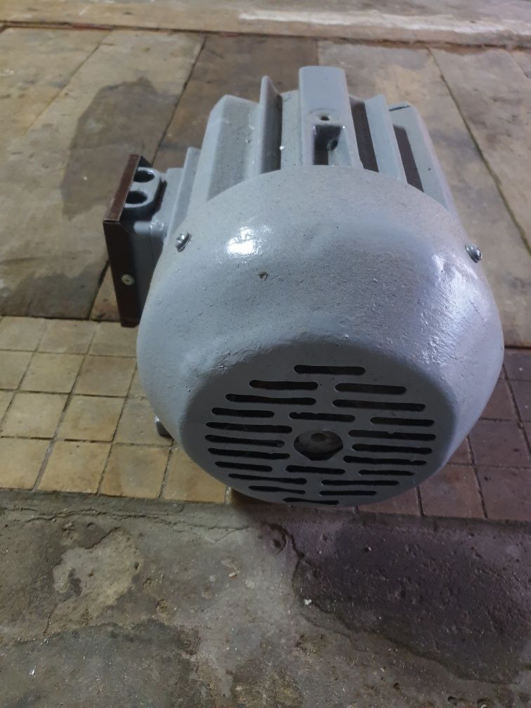 Silnik elektryczny 3 fazowy 5,5 kW