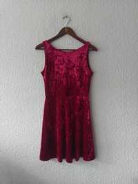 H&M
Czerwona welurowa sukienka rozkloszowana 40 L