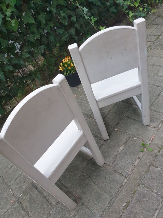 Krzesełka dziecięce drewniane