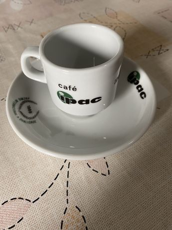 Chávena + Pires ipac café