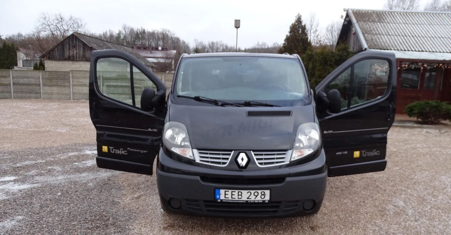 Renault Trafic 2.0 dCi 115 FAP Grand Passenger Black Edition