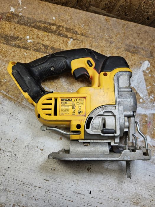 Dewalt DCS331 wyrzynarka akumulatorowa 18v