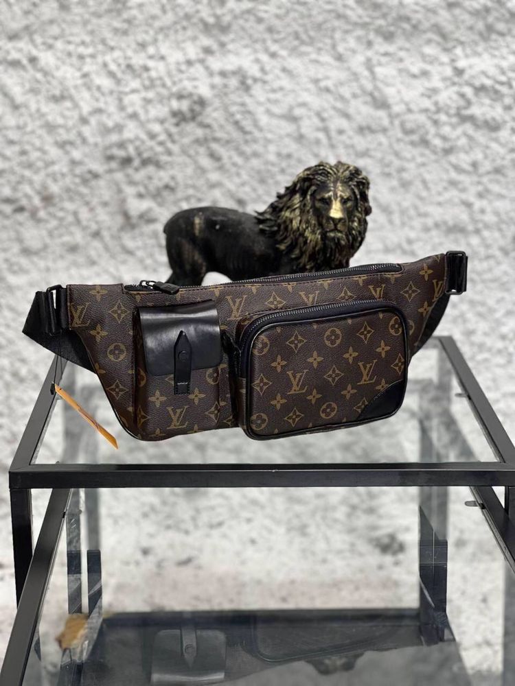 Мужская брендовая сумка бананка чоловіча Louis Vuitton LV