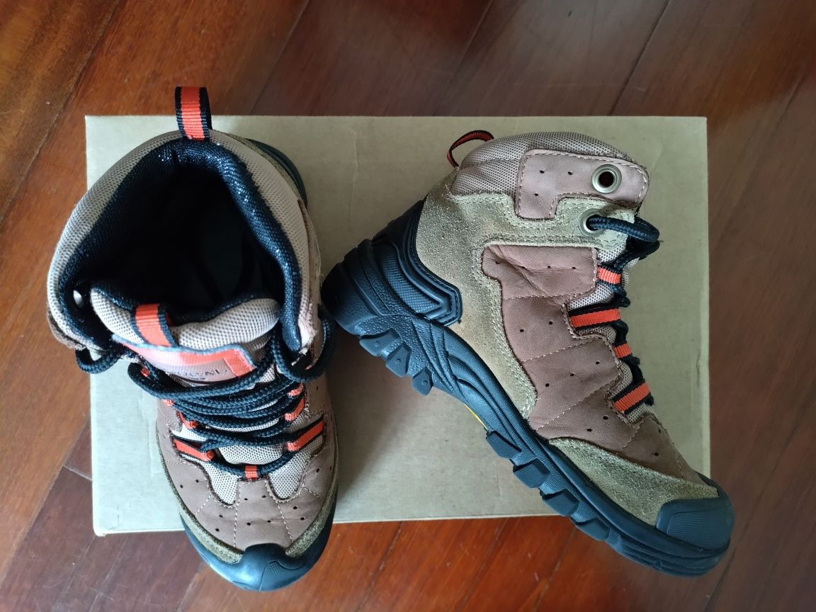 Botas Boreal - Caminhada Nevada, como novas, com 70% de desconto!!!