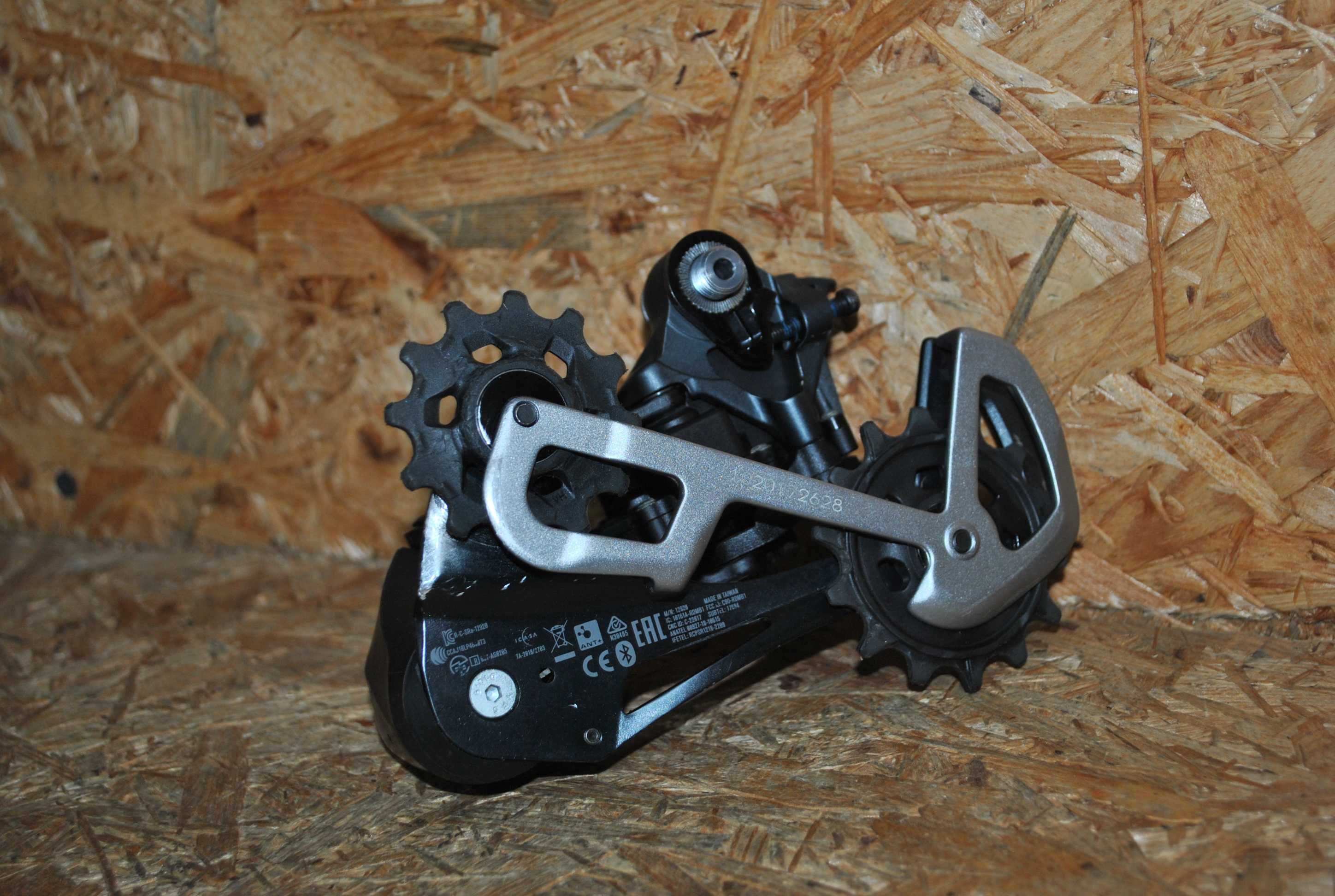 Przerzutka tylna SRAM X01 Eagle AXS 12s 4