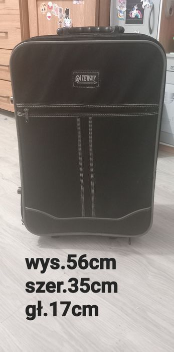 Walizka podróżna na kółkach