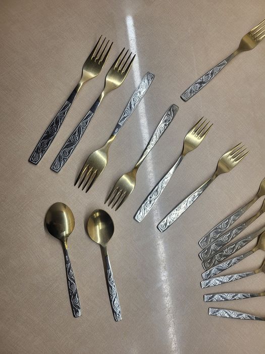 Набір столових приборів (16 шт) нержавіюча сталь з позолотою
