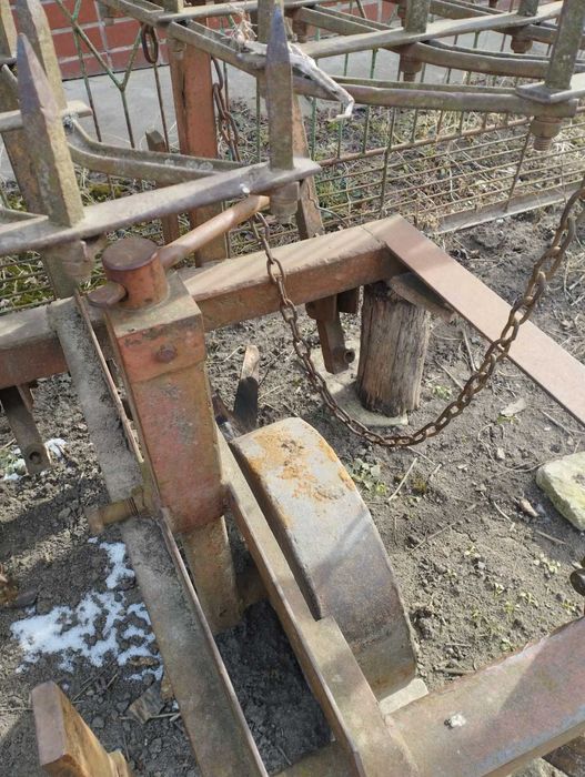 Плуг трохкорпусний 3-30 та культиватор до трактора МТЗ чи ЮМЗ