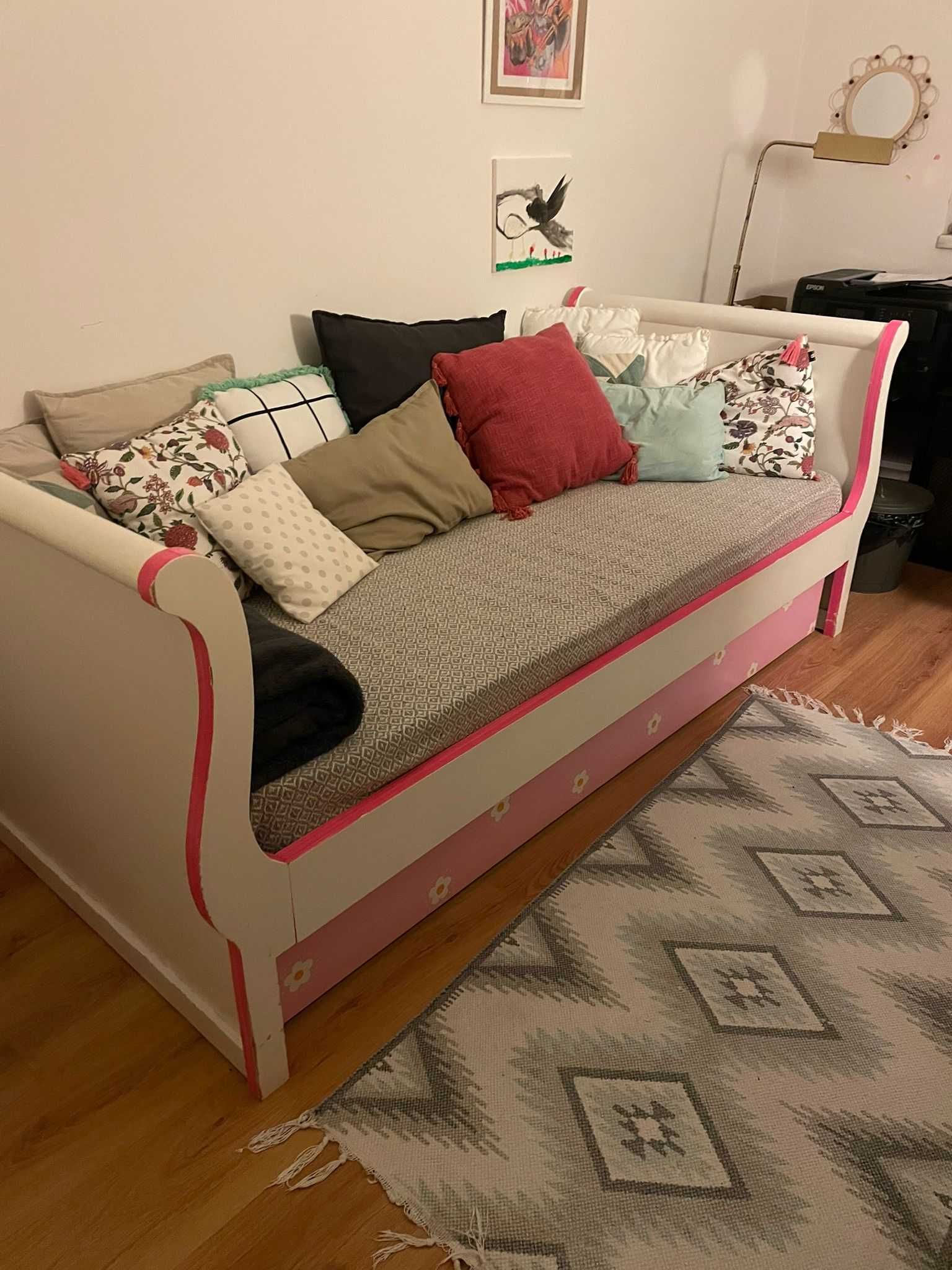 cama solteira menina