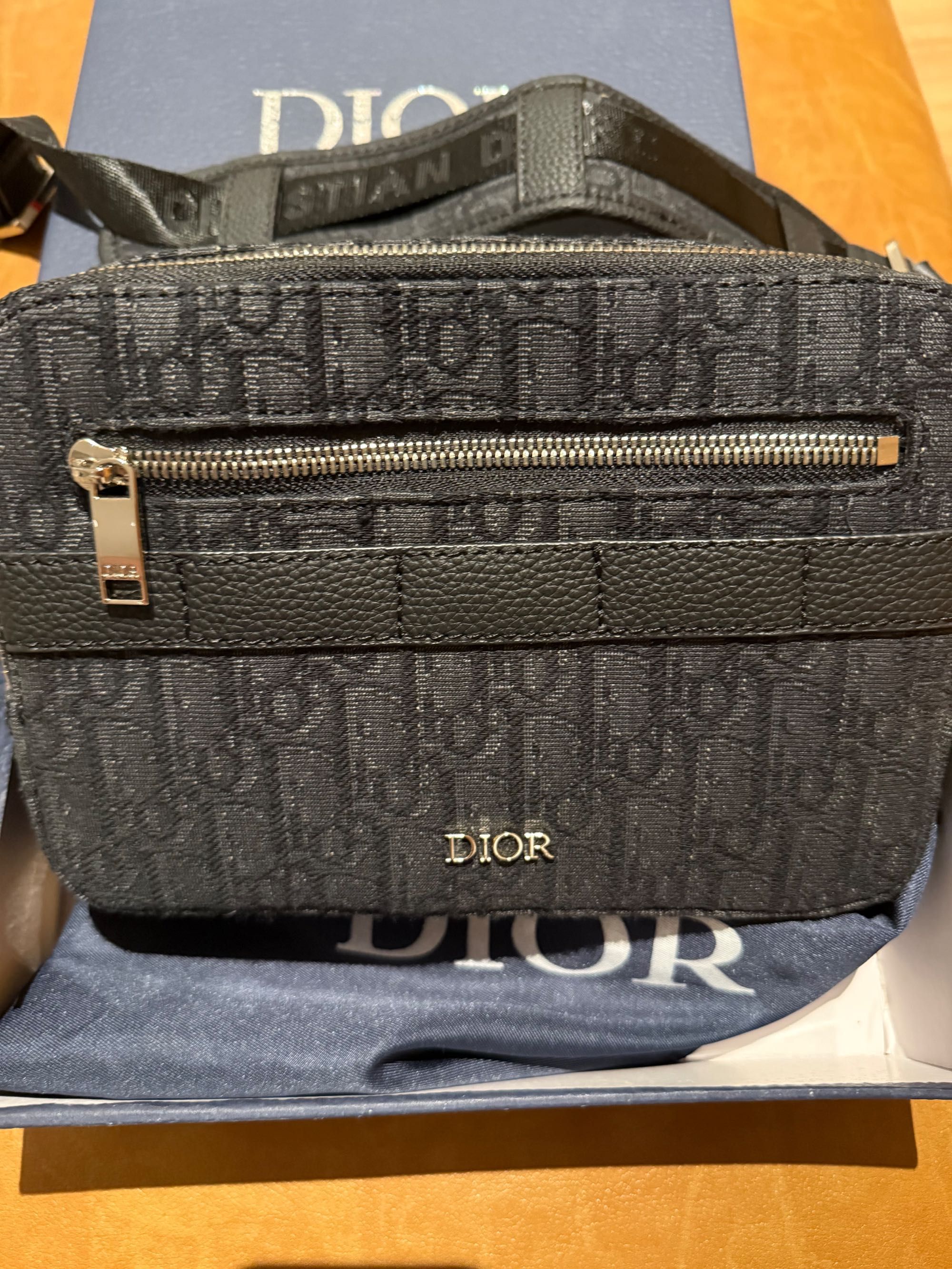 Bolsa Dior preta unissex