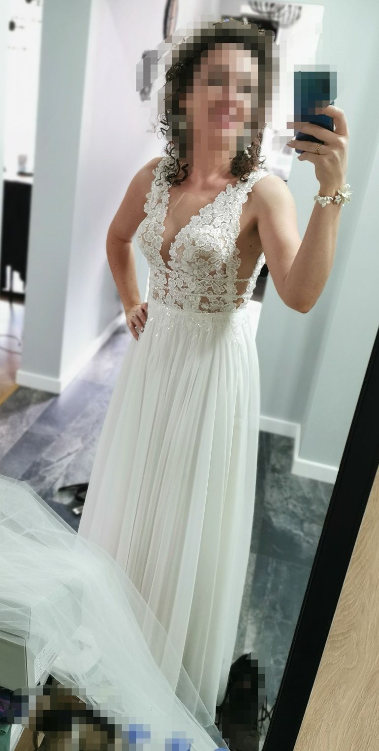 Suknia ślubna boho z rozcięciem 38/40