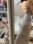 Sukienka dopasowana maxi długa na ramiączka zebra Bershka