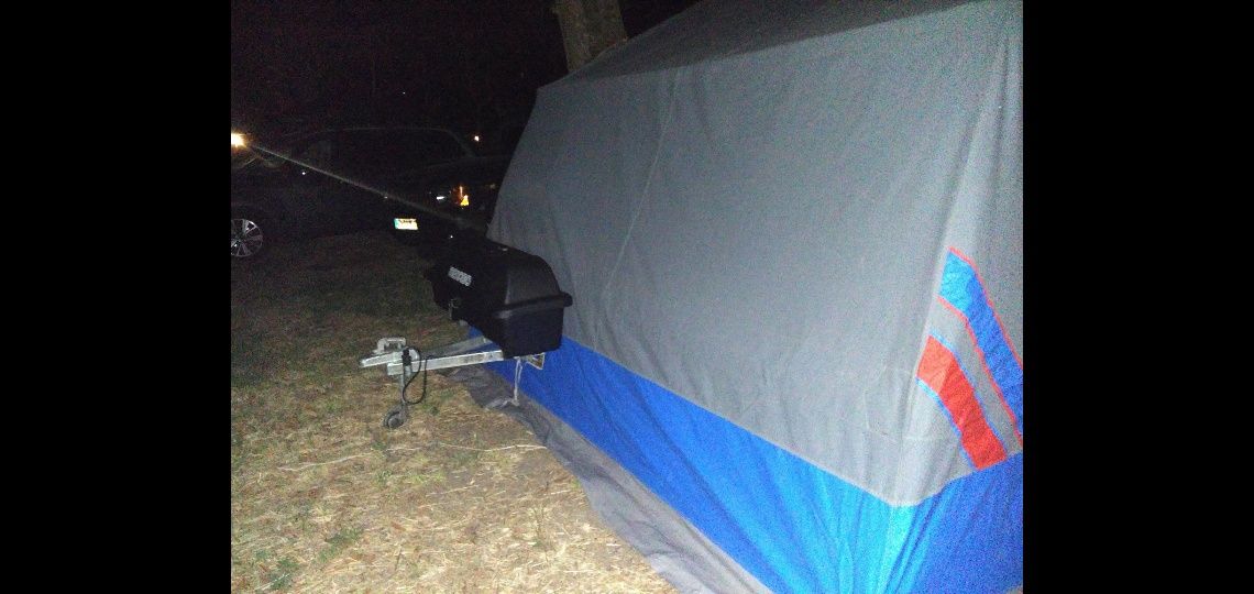 Atrelado Tenda + Fogão e armário