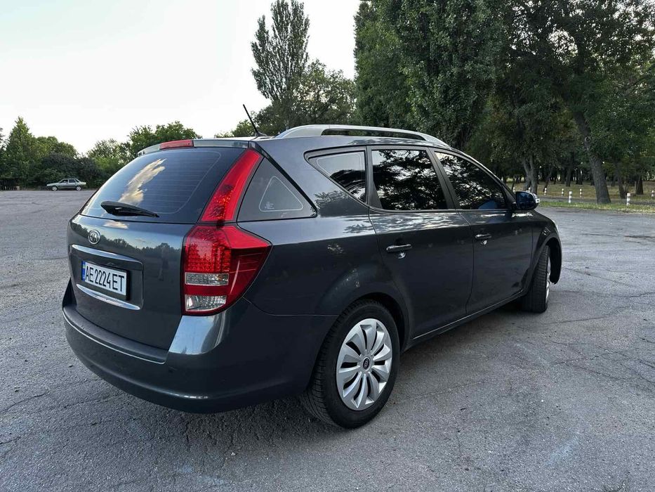Продам kia ceed 1,6 crdi