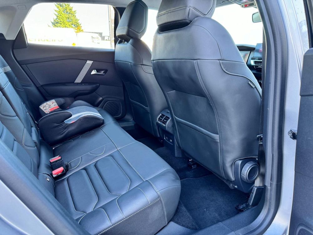 Citroen C4 1.5 blue hdi Shine Pack EAT 8