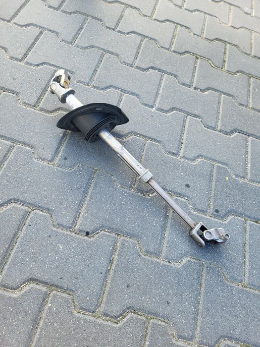 Krzyżak drążek kolumny kierowniczej maglownicy Audi A6 C7