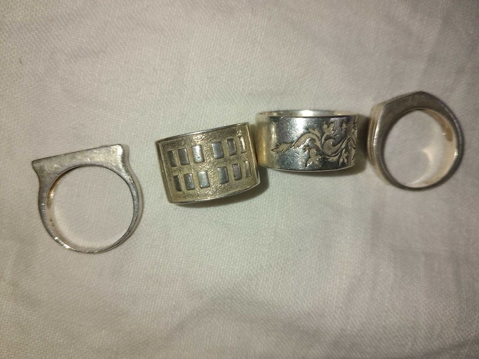 Продам серебро 975 пробы в изделиях Все 170гр.Прошу 48гр за 1 гр.Торг.