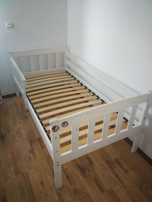 Łóżko dziecięce 160x84  wraz z materacem