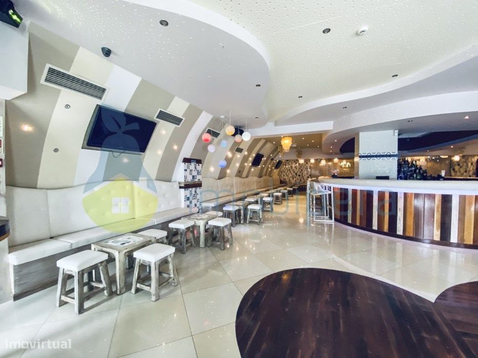 Bar / Local noturno /Clube esclusivo na Praia da Rocha