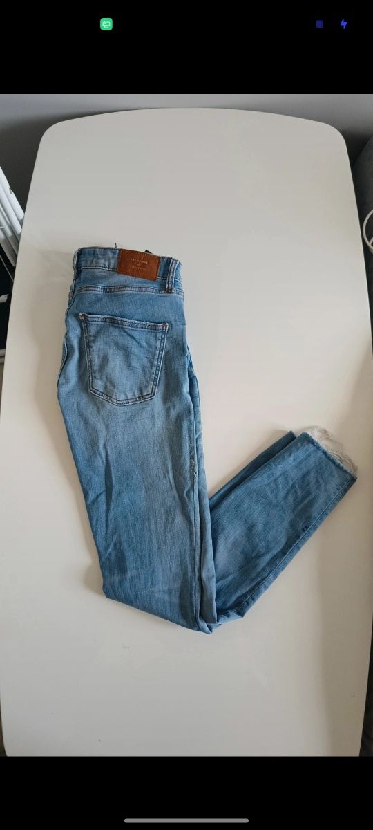 Spodnie jeansy skinny rurki Zara niebieskie modne bawełna