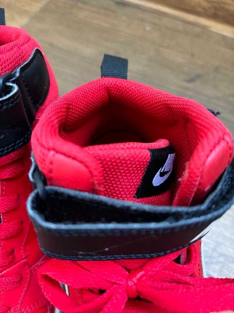 Czerwone Nike Air Force 1 Mid