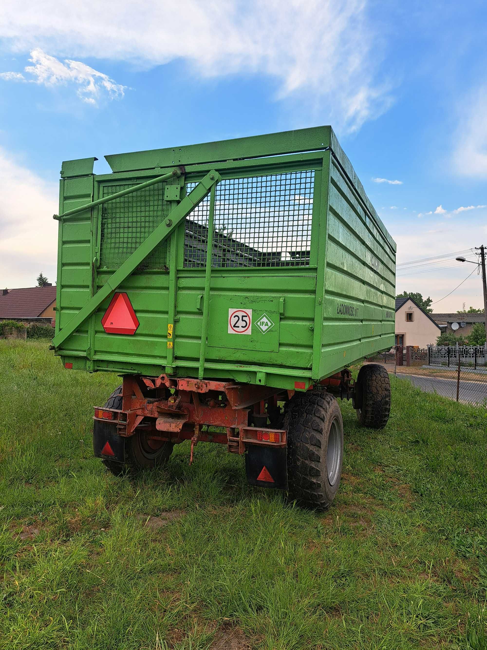 Przyczepa HW8011, HL8011, IFA, objętościowa do zielonki