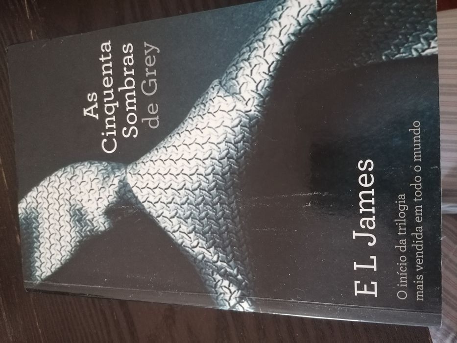 Livros como novos, em bom estado de conservação. Um deles nunca lido