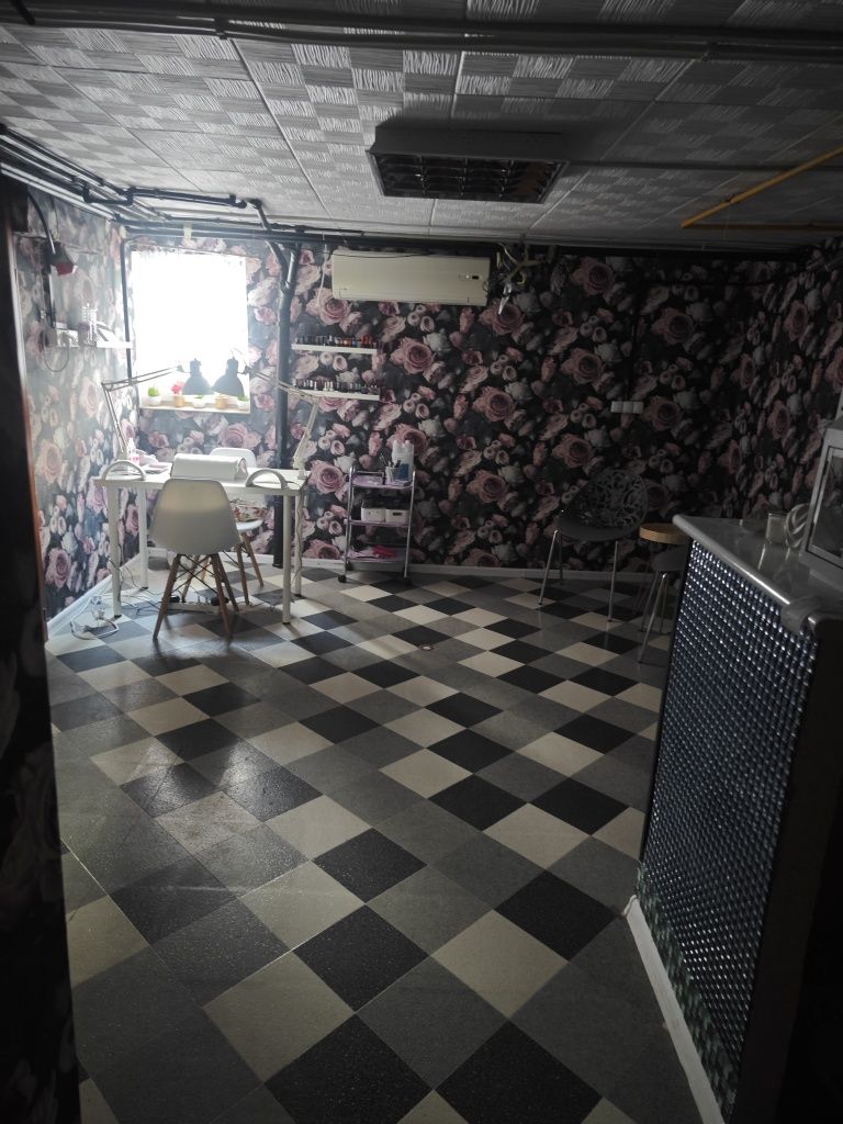 Wynajmę pomieszczenie w salonie kosmetyczno -fryzjerskim