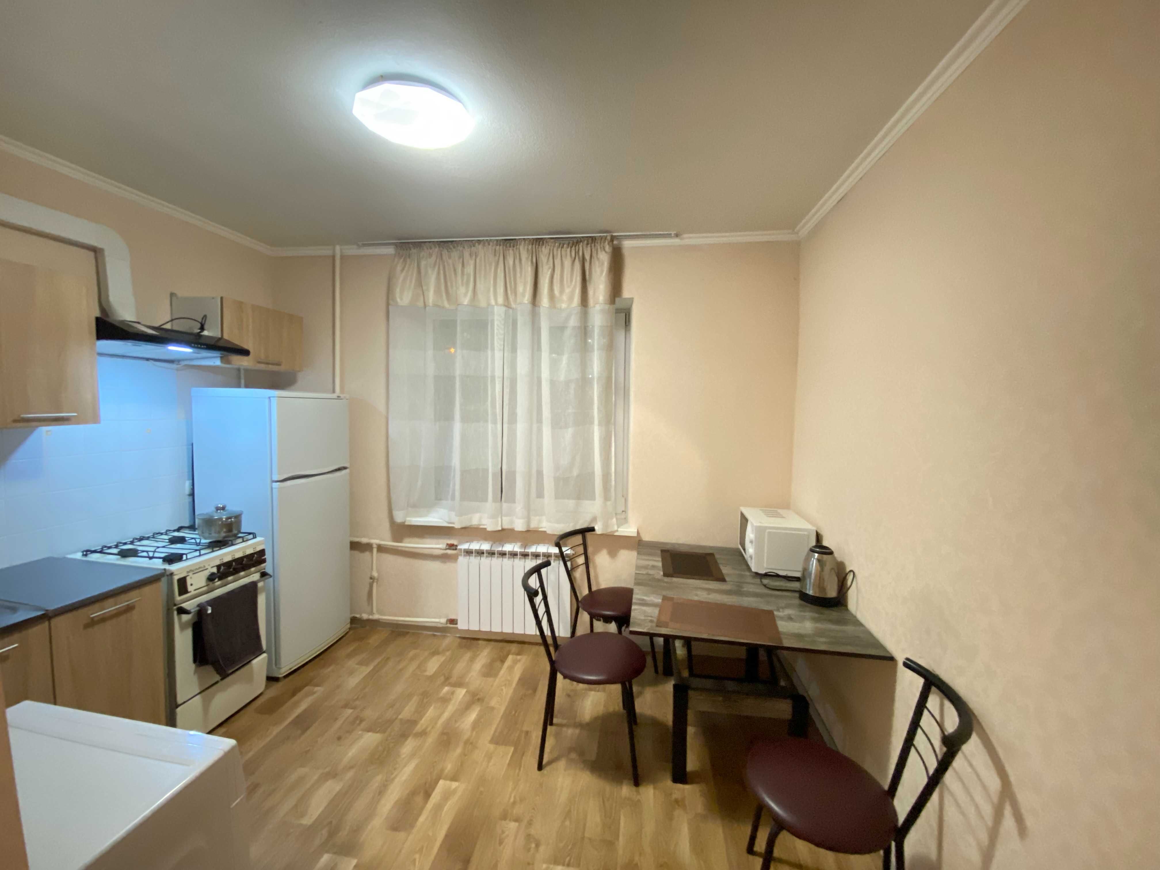 Квартира посуточно Тополь, Эпицентр, ТЦ Тера, Запорожское шоссе,