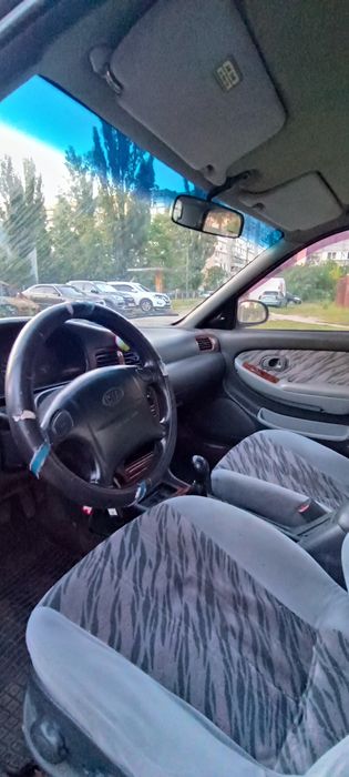 Продам kia clarus 1.8 бензин