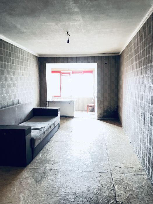 Продається 2 -х кімнатна квартира ст . Переяславська