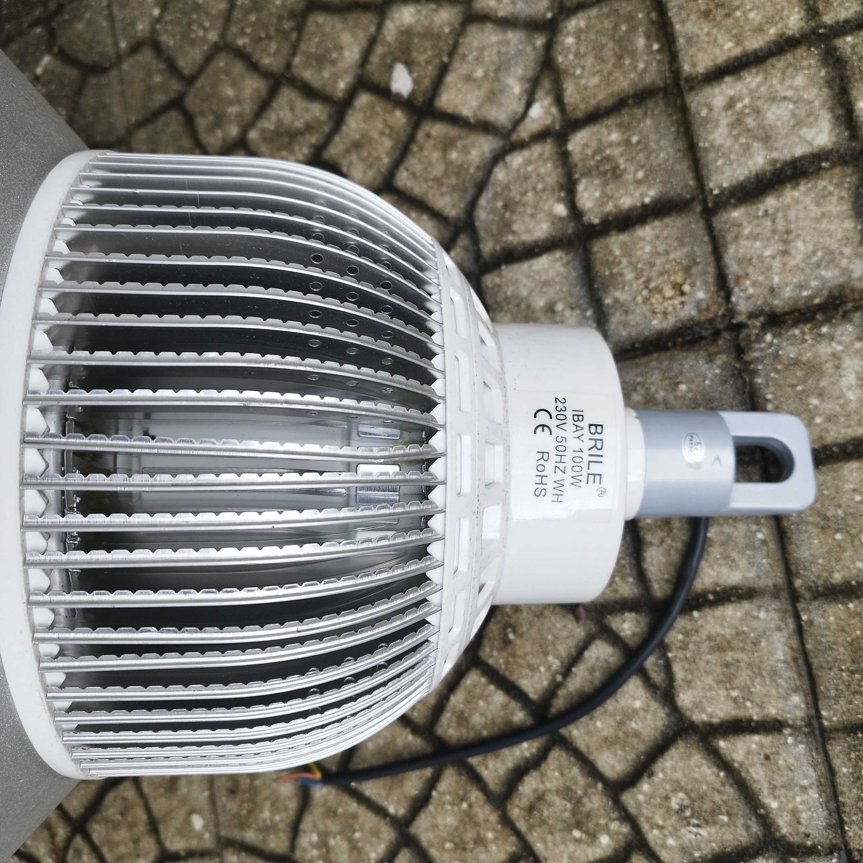 Focos led 100 watts para pavilhão industrial