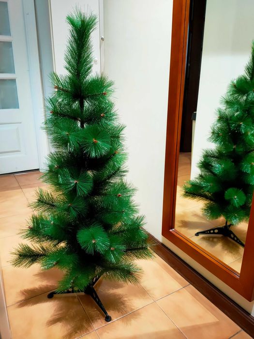 Vendo Árvore de Natal 95cm com suporte - como nova