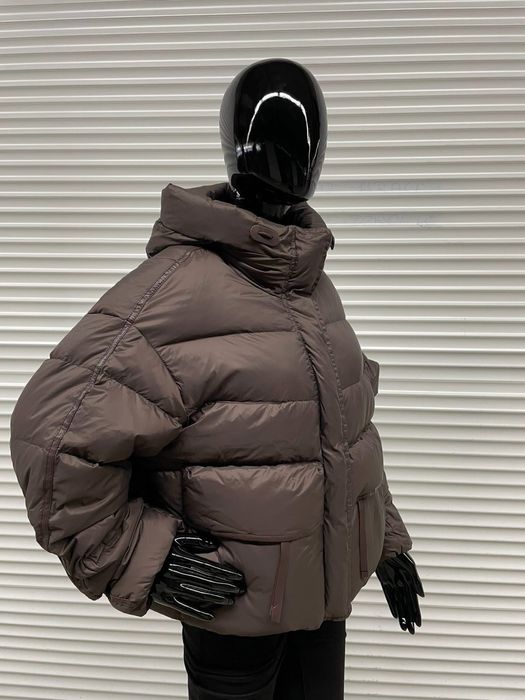 Kurtka puchowa pikowana czekoladowa z kapturem Butik Moda