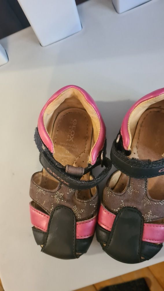 Sandałki dziewczęce skórzane Geox 23