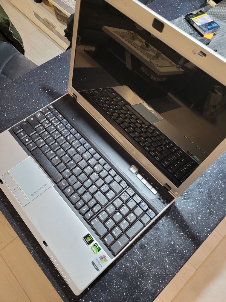 Laptop MSI ms 6833b