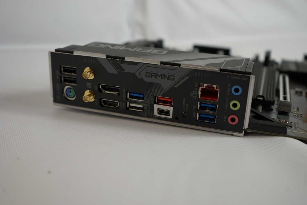 Материнська плата GiGABYTE B650 Gaming X AX