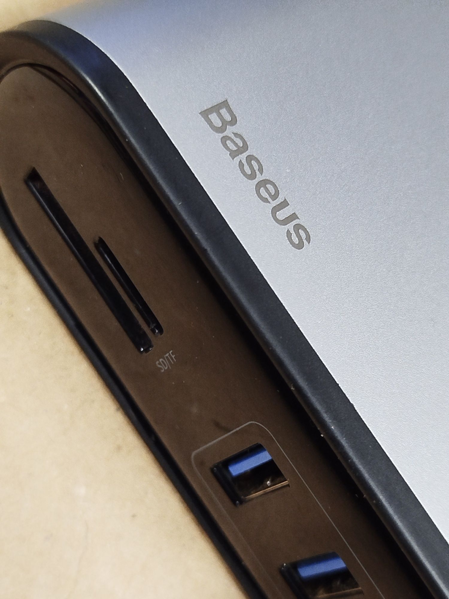 Baseus hub 16 w 1