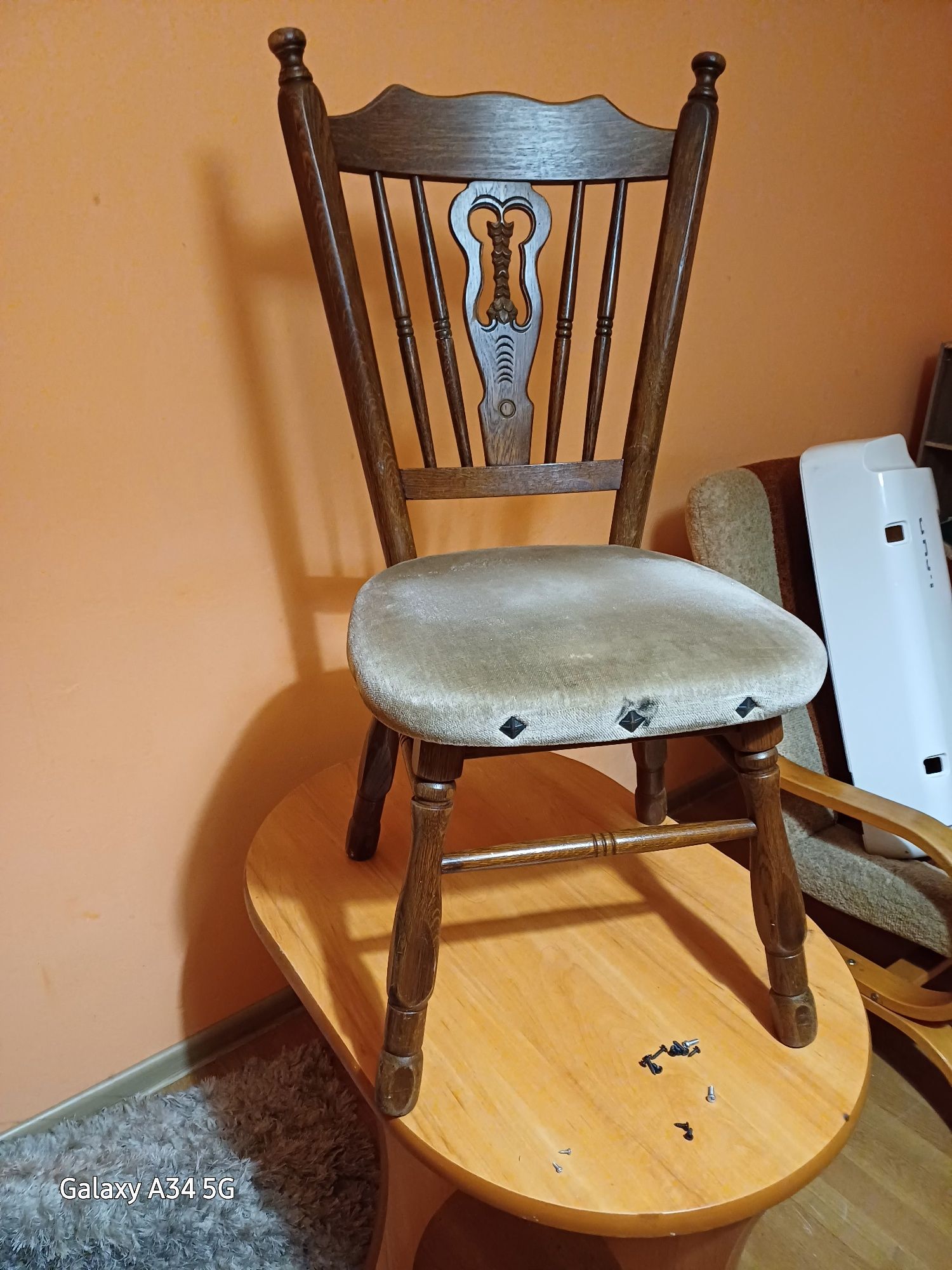 Stare krzesła sprzedam 4szt