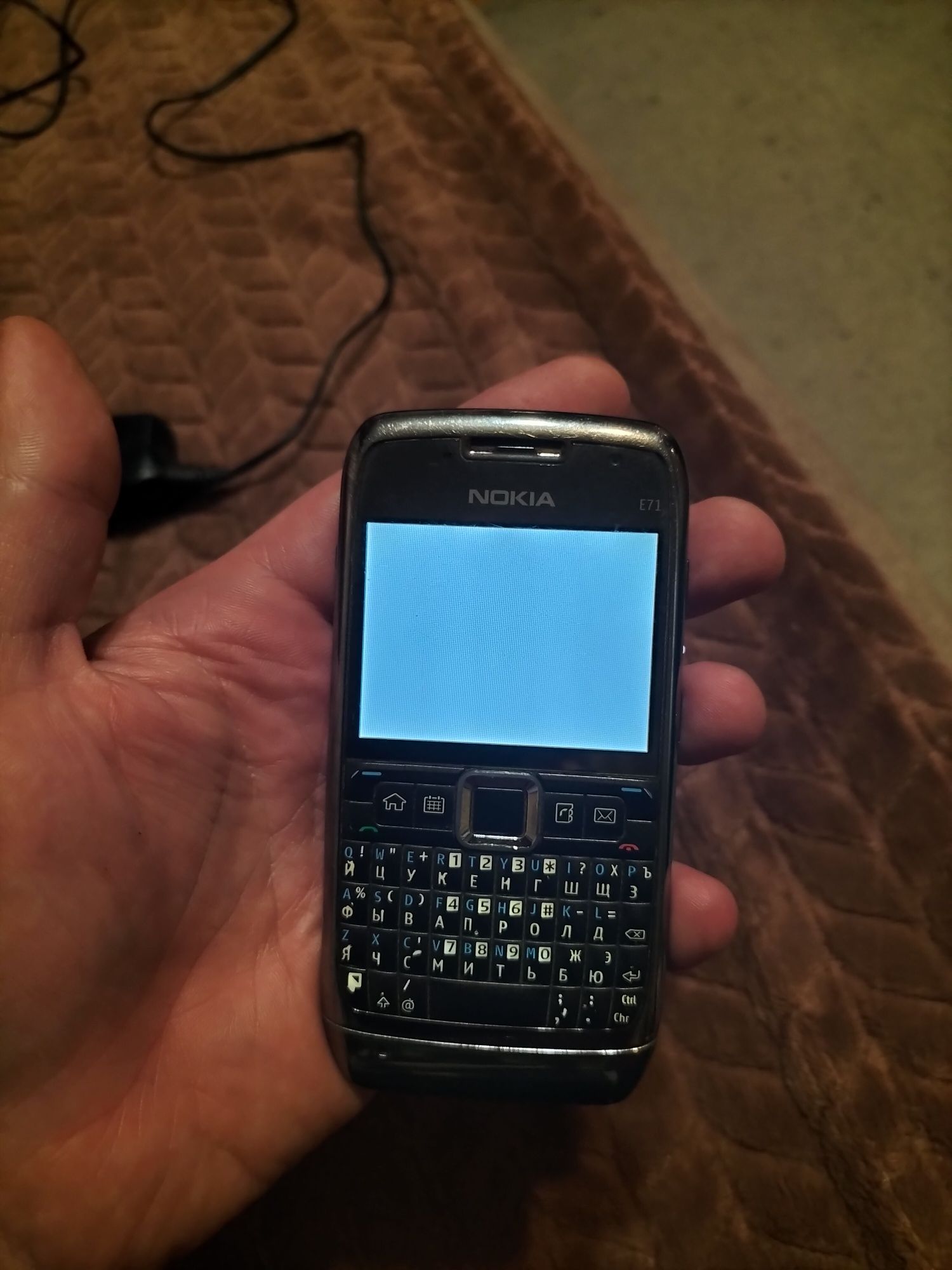 Продам Nokia E71