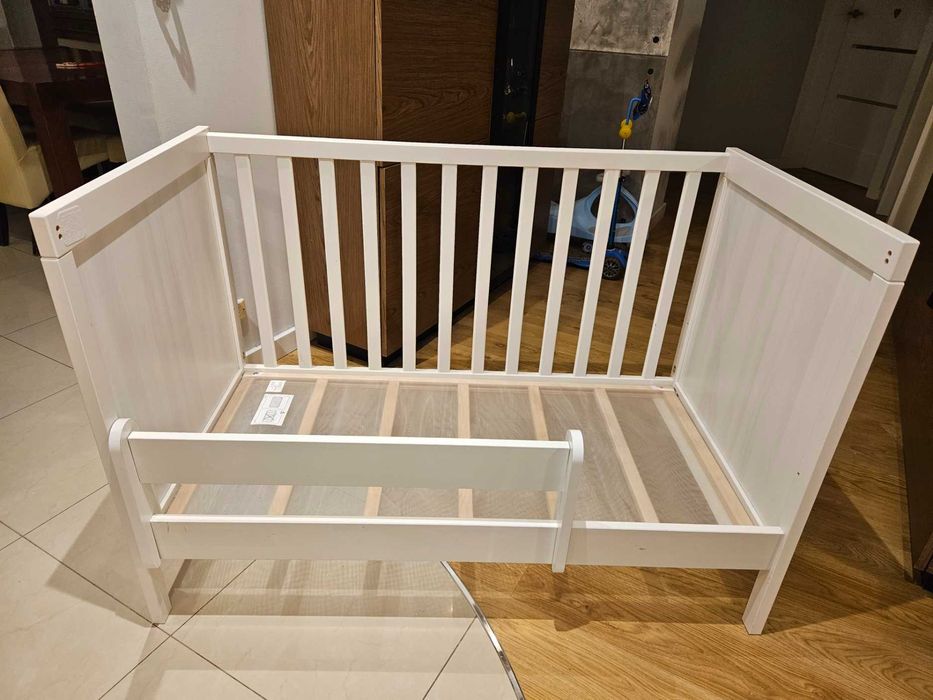 Łóżeczko + przewijak Ikea, tylko odbiór osobisty