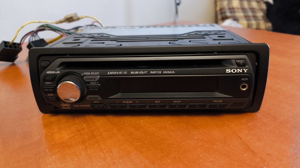 Radio samochodowe CD SONY cdx-gt225c