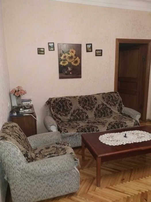 Продам 4х комн кв б-р Шевченко, 3 этаж. 75м р-н Самолёта ТОРГ !!!