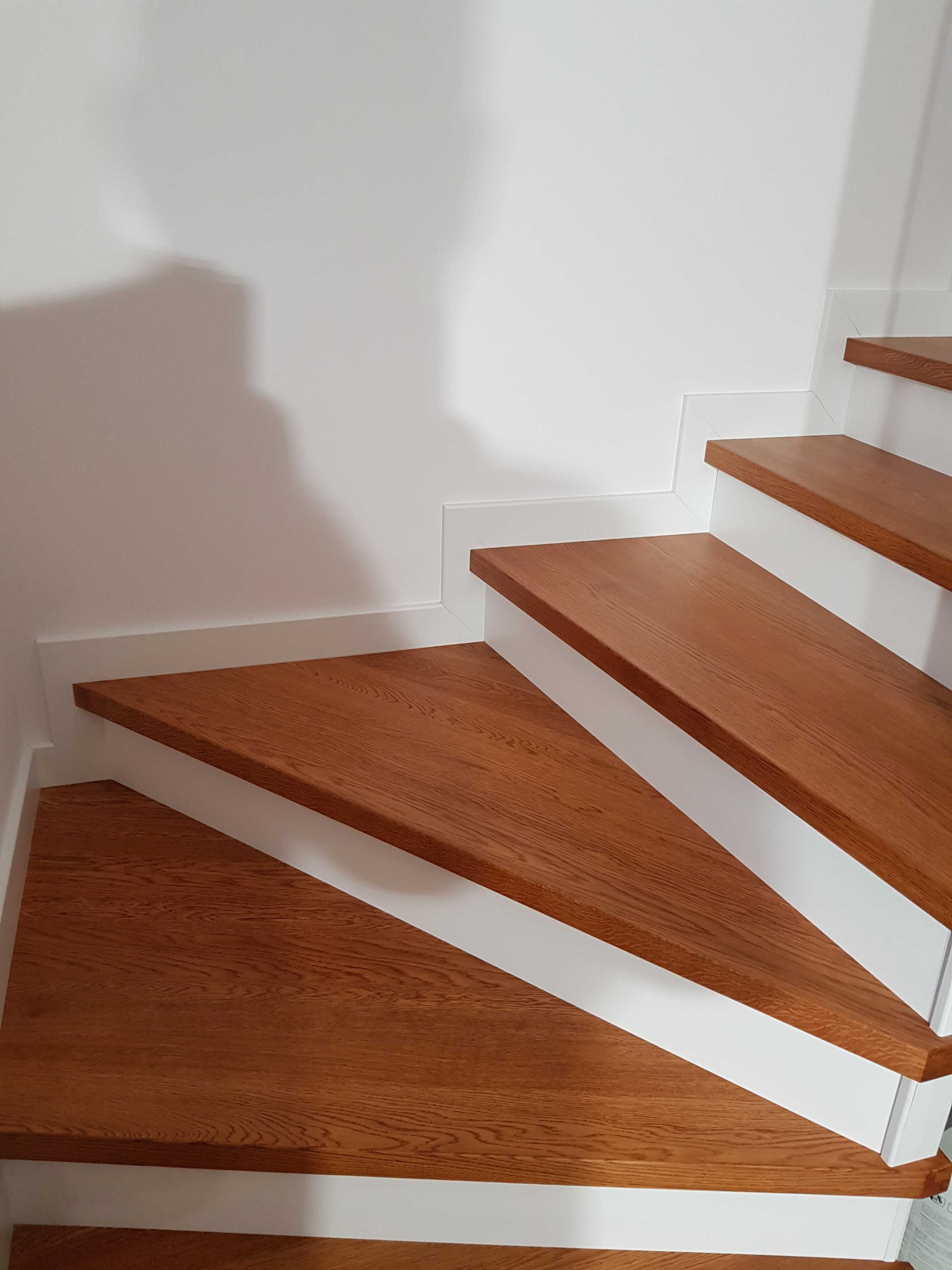 Schody drewniane , balustrady , trepy dębowe , usługi stolarskie